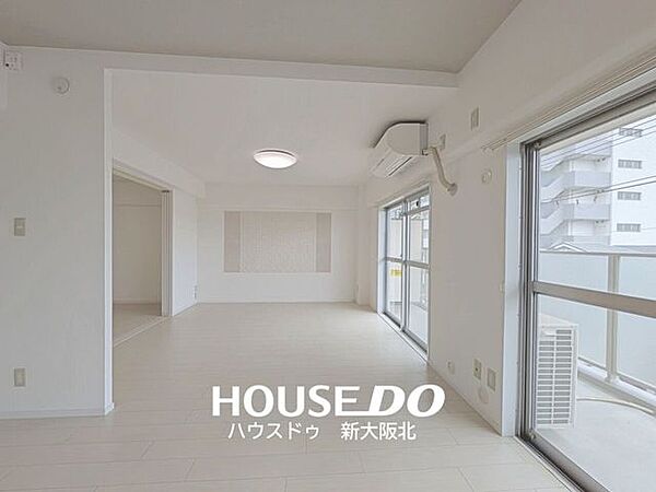 ■お洒落な壁紙が彩を添え、毎日の暮らしをより豊かにしてくれます♪■家具やインテリアとのコーディネートもお楽しみいただけますね！