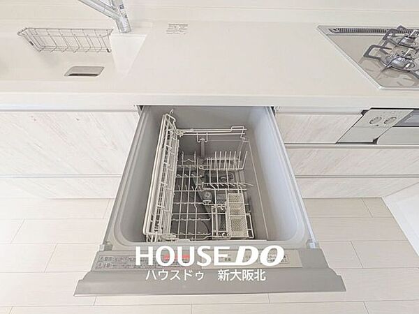 ■忙しい方にも嬉しい食器洗浄乾燥機付き！■食後のめんどうなお皿洗いは任せて、ご家族と一緒にくつろいじゃいましょう！■実は手洗いに比べて水の節約にもなるんですよ！