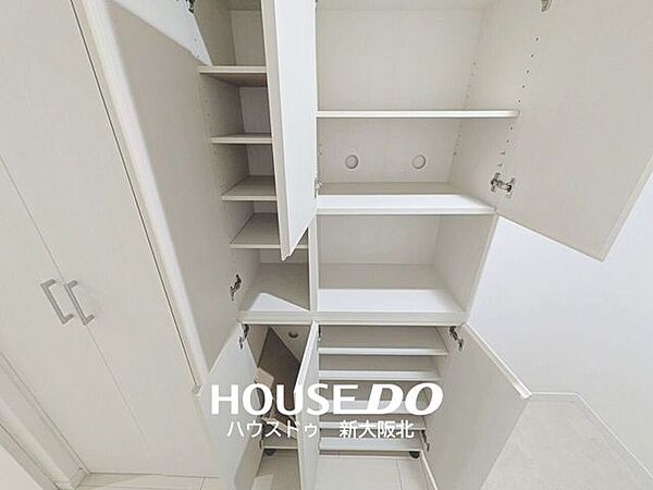 ■たっぷり入るシューズボックス！増えがちな靴も、まとめてスッキリとした玄関を保てますね♪
