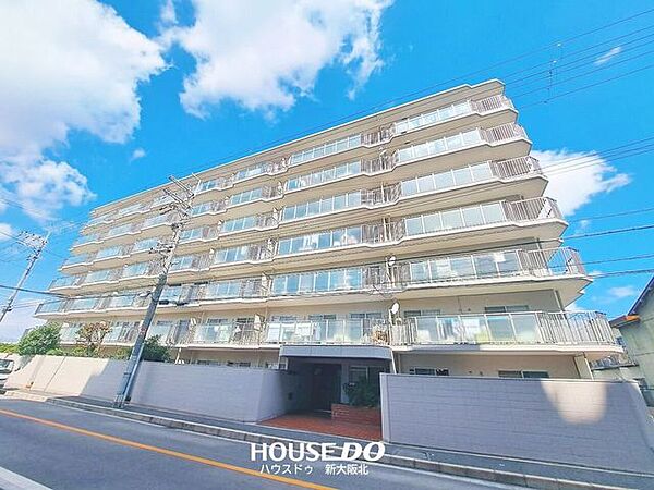 ■阪急神戸線「神崎川駅」徒歩6分！■1982年築！7階建て！■周囲にはコンビニやスーパーなど、生活に便利な施設が充実！