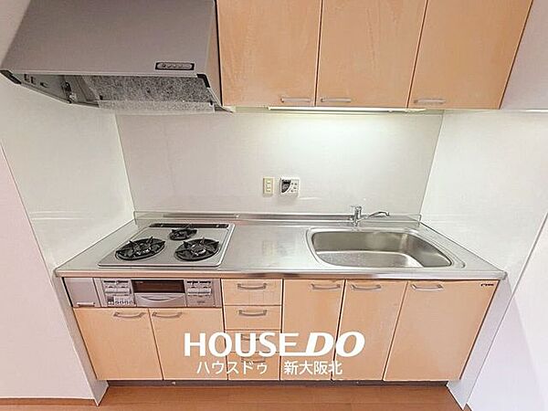 ■壁付きのキッチンは食器棚などの家具を配置する場所が選べるので、お客様に合わせたレイアウトにできます！■デッドスペースができにくいため、リビングやダイニングを広く使えるのも魅力です！