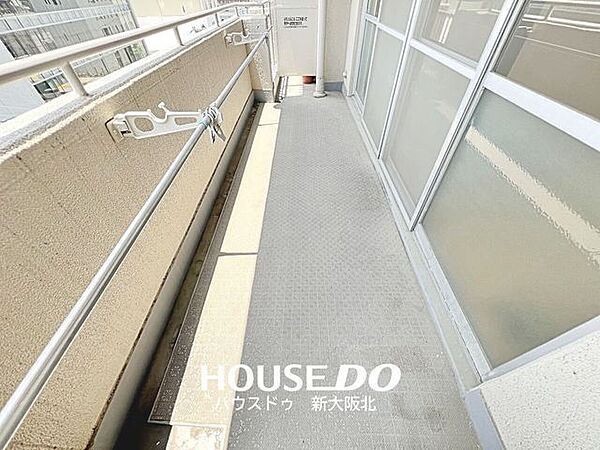 ■大人気の南向きバルコニーです♪■自然の光がしっかりと差し込むため、毎日の洗濯物もきれいに乾きますね！