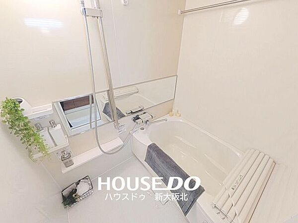 ■広々とした落ち着きのあるバスルームには浴室暖房乾燥機も完備しています！■寒い冬には暖房機能もあり快適にお風呂に入れますよ！
