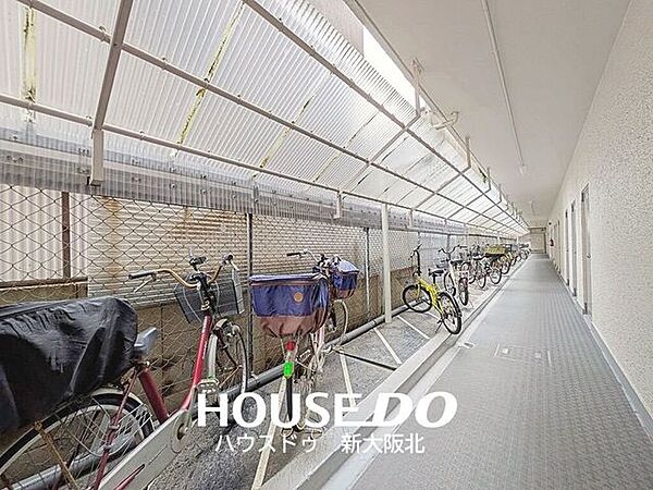 屋根付き駐輪場！雨が降っても大事な自転車が傷みにくくいいですね