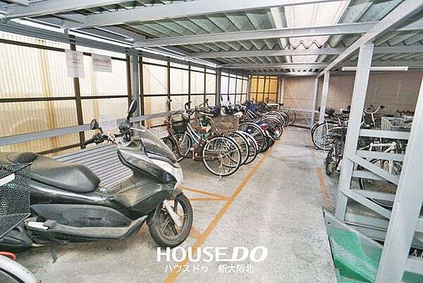 ■屋根付き駐輪場！雨が降っても大事な自転車が傷みにくいですね！