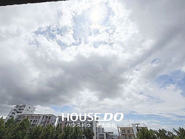 ■バルコニーからの眺望です！■南東向きで陽当り良好！■毎日のお洗濯も快適です♪