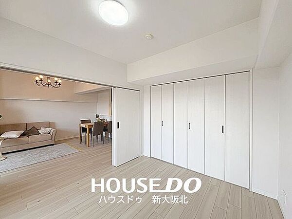 ■リビングに面したお部屋は、ご家族のライフスタイルに合わせて広々としたリビングとして使用したり、個室として利用するなど、使い分けることができます！