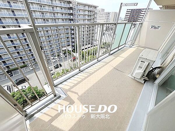 ■陽当り・通風・眺望良好のゆとりのあるバルコニー！■テーブルや観葉植物等を置けばまた違った空間に大変身します！