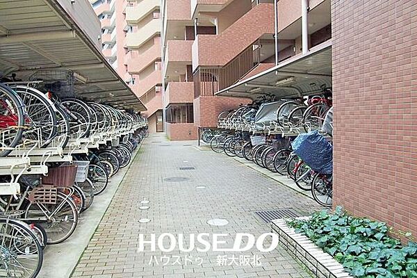 ■駐輪場置き場ございます！■屋根付きで雨が降っても大事な自転車が傷みにくくいいですね