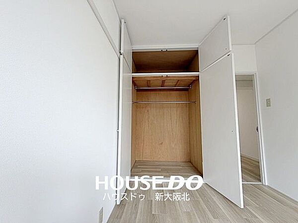 ■全居室収納付き！■お部屋がスッキリ片付くだけでなく、新しく収納棚を買い足す必要がないので、初期費用が抑えられそうですね！