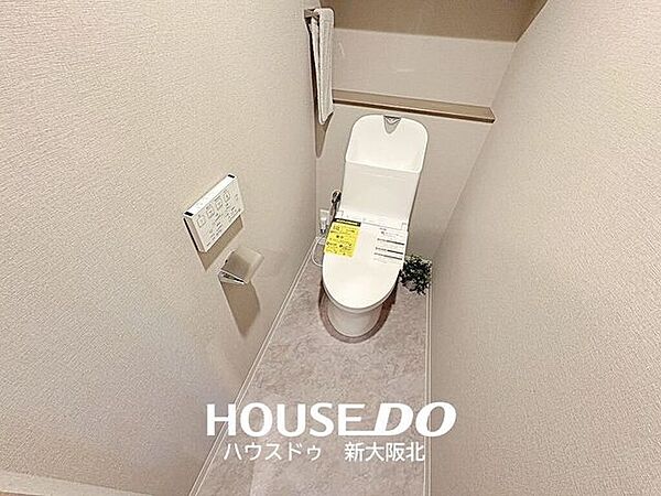 ■年中いつでも快適にご使用いただける温水便座付きトイレ！■壁掛けリモコンがついているので操作もスムーズです！