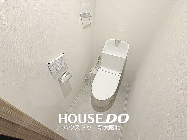 ■年中いつでも快適にご使用いただける温水便座付きトイレ！■壁掛けリモコンがついているので操作もスムーズです！