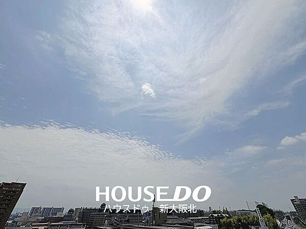 ■バルコニーからの眺望です！■周りに遮る建物がない為、陽当り良好です！