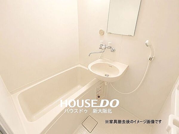 ■シンプルな2点ユニットで、日々のお手入れもスムーズに行えます！■水回りをコンパクトにまとめることで、居住空間を広く確保した効率的な間取りです♪■洗面台を別にしたい！等お気軽にご相談ください！
