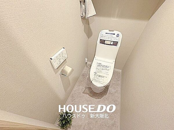 ■年中いつでも快適にご使用いただける温水便座付きトイレ！■壁掛けリモコンがついているので操作もスムーズです！
