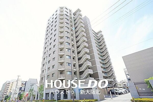 ■2012年7月築のRC造15階建てマンション■総戸数117戸■平面駐車場・立体駐車場完備！