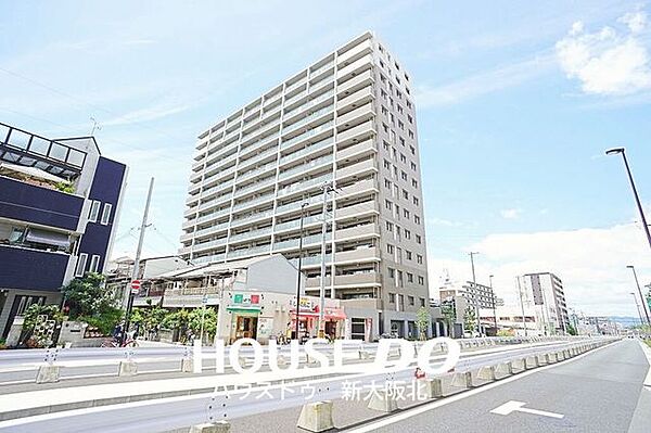 ■2012年7月築のRC造15階建てマンション■総戸数117戸■平面駐車場・立体駐車場完備！