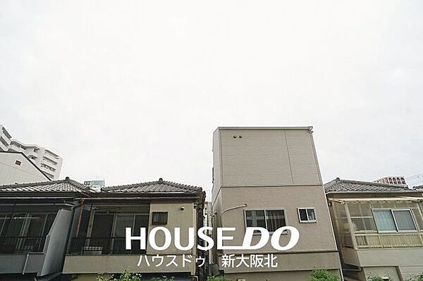 ■バルコニーからの眺望です！■あいにくの天気でしたが、お天気が良ければ南からの陽ざしが入ります！