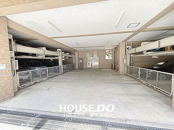 ■屋根がついているので、雨の日のお出かけもラクラクですね！■駐車場の空き状況は常に変動していますので最新の空き状況をお調べいたします！お気軽にお問い合わせください！
