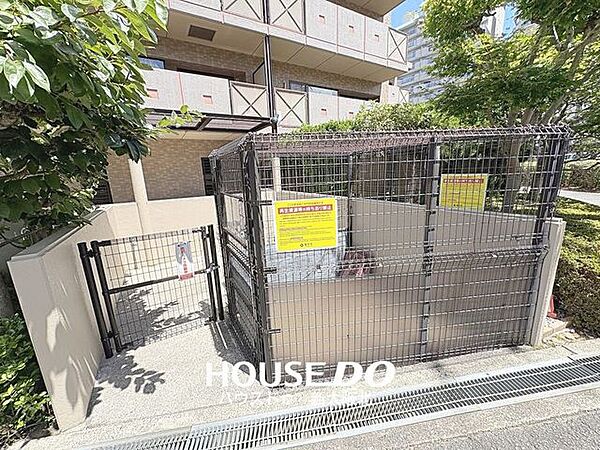 ■ゴミ捨て場には扉が付いていますので動物に荒らされることもありません！■管理が行き届いているので、ニオイなどもなく快適にご使用いただけます！