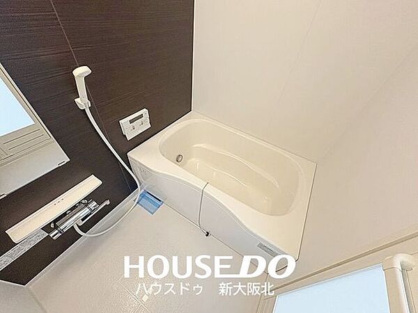 ■広々とした落ち着きのあるバスルームは追炊き機能付きです！■寒い冬でもいつても暖かくお風呂に入れますね♪■キレイなお風呂で一日の疲れをゆっくりと癒してくださいませ！