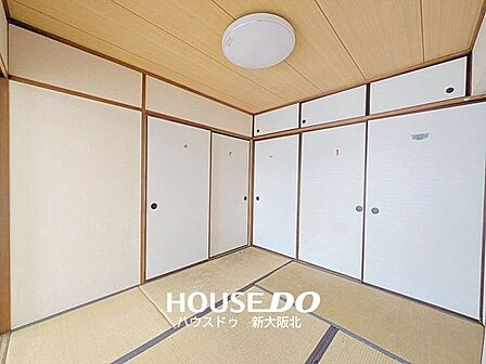 ■4.5帖洋室■各居室は必ずリビングを通る造りになっているので、家族が対面しやすい間取りです♪