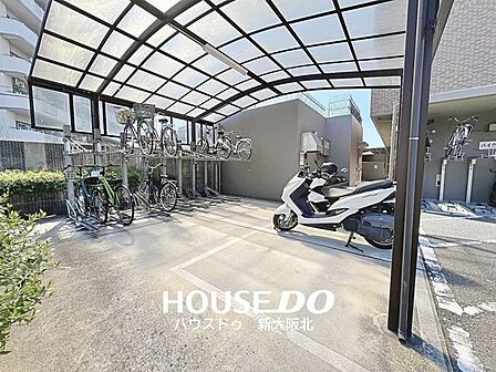 ■屋根付き駐輪場!雨が降っても大事な自転車が傷みにくくいいですね