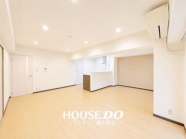 ■優しい明りのダウンライト設置！■ダウンライトはお部屋をすっきりと見せるとともに、落ち着きのある空間を演出します！