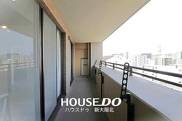 ■南向きで陽当たり・通風良好です♪■スロップシンク付きなので、植物の水やりやバルコニーの掃除などにも気軽に行えますね◎