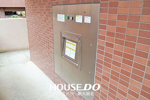 ■敷地内にダストドラムを設置！ゴミをまとめて管理でき、共用部を清潔に保ちやすい設備です◎
