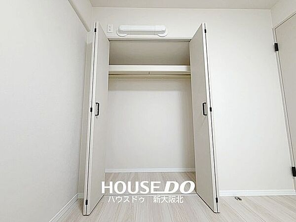 ■全居室収納付き！■お部屋がスッキリ片付くだけでなく、新しく収納棚を買い足す必要がないので、初期費用が抑えられそうですね！