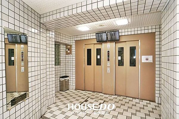 ■エレベータには防犯モニターが付いています！誰が乗っているか確認できるのでセキュリティ面でも安心です！