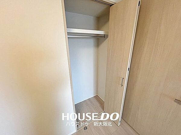■全居室収納付き！■お部屋がスッキリ片付くだけでなく、新しく収納棚を買い足す必要がないので、初期費用が抑えられそうですね！