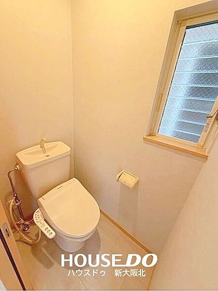 ■嬉しいウォシュレット機能付きトイレ！■トイレットペーパー使う量が減らせるので、節約になるとともにデリケートなお肌にも優しい機能です！