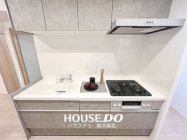 ■壁付きのキッチンは食器棚などの家具を配置する場所が選べるので、お客様に合わせたレイアウトにできます！■デッドスペースができにくいため、リビングやダイニングを広く使えるのも魅力です！