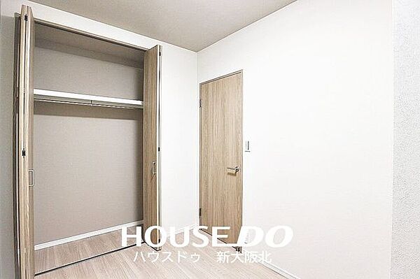 ■全居室収納付き！■お部屋がスッキリ片付くだけでなく、新しく収納棚を買い足す必要がないので、初期費用が抑えられそうですね！