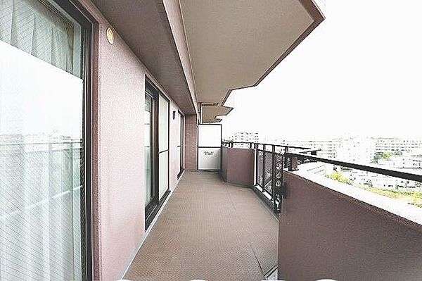 ■バルコニーからの眺望です！■周りに遮る建物あない為、陽当り良好です！