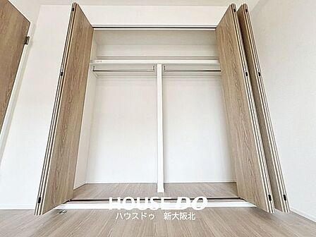 ■全居室収納付き!■お部屋がスッキリ片付くだけでなく、新しく収納棚を買い足す必要がないので、初期費用が抑えられそうですね!