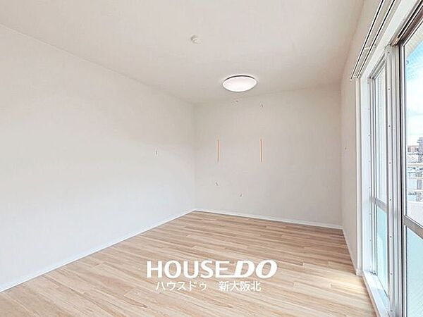 ■白を基調とした明るく開放的なリビング！ご家族との会話も弾みそうですね！■白はどのような色とも相性がいいので、お客さま好みのコーディネートをお楽しみいただけます！