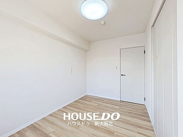 ■こちらのお部屋はリビングを通らずに入室できるため独立性が高く、プライベートを大切にするご家族にもオススメです◎