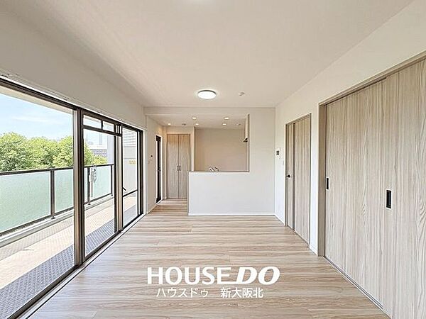 ■南向きで日当たり良好！開放感あふれる明るいリビング！■家族が自然と集まるあたたかい空間になりそうですね♪