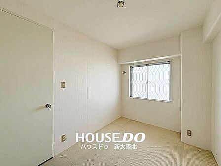■こちらのお部屋はリビングを通らずに入室できるため独立性が高く、プライベートを大切にするご家族にもオススメです◎
