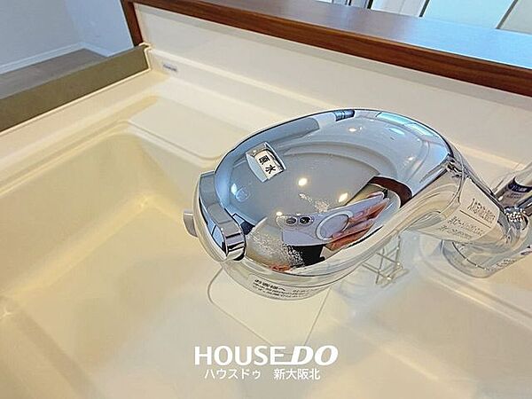 ■キッチン水栓は浄水器一体型です！■定期的にお水を購入する手間や費用を省くことができ経済的です！