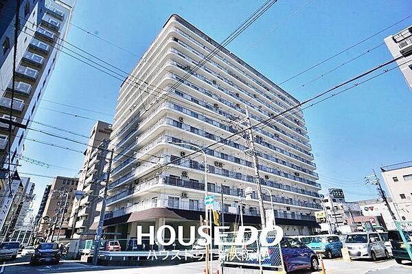 ■ 阪急「十三」駅徒歩5分！神戸線・宝塚線・京都線の3路線利用可能♪■ 大阪梅田へ直通約3分！通勤・通学はもちろん、休日のお出かけにも便利な立地です◎