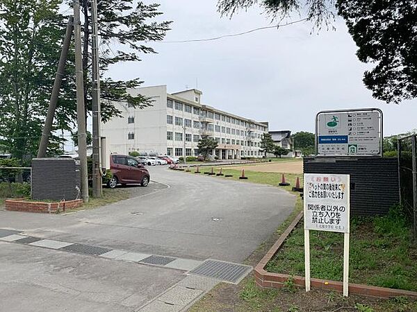 八戸市立北稜中学校 1130m