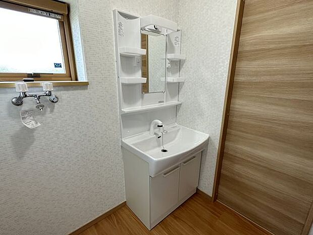 室内(2023年10月)撮影◎現地案内予約受付中！◎白を基調とした清潔感のある洗面スペース！