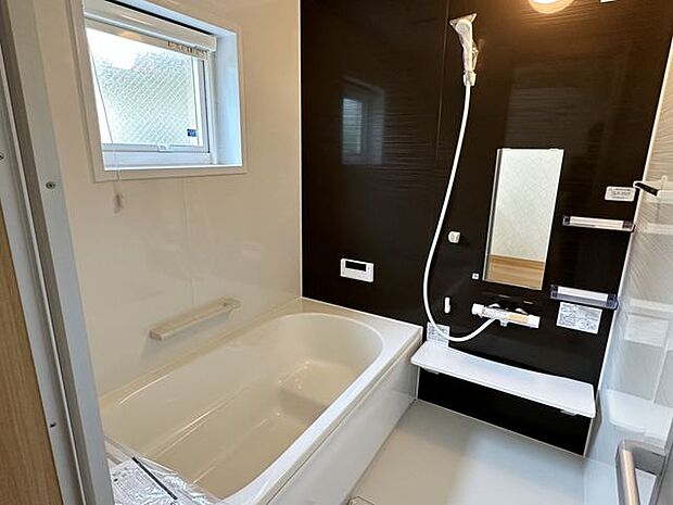 室内(2023年10月)撮影◎現地案内予約受付中！◎お子様と一緒にバスタイムを楽しめる、ゆったり1坪サイズの浴室です♪