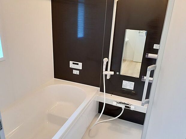 室内(2023年12月)撮影◎本日内覧可能◎効率よく節水・保温ができるお風呂は、家計にやさしい省エネ仕様です。