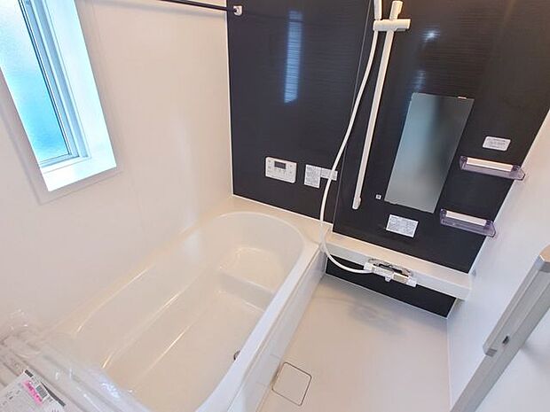 室内(2024年3月)撮影◎本日内覧可能◎毎日の入浴に満足いただける、ゆったりサイズの換気暖房乾燥機付きユニットバス♪
