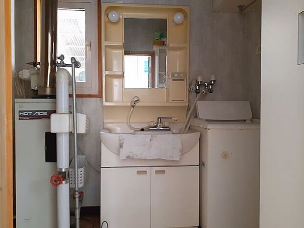 室内(2023年12月)撮影◎本日内覧可能◎小物を置けるスペース付きの洗面台です！